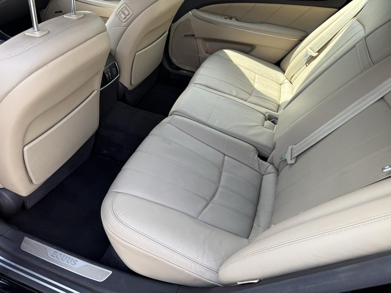 Hyundai Equus Signature 2012