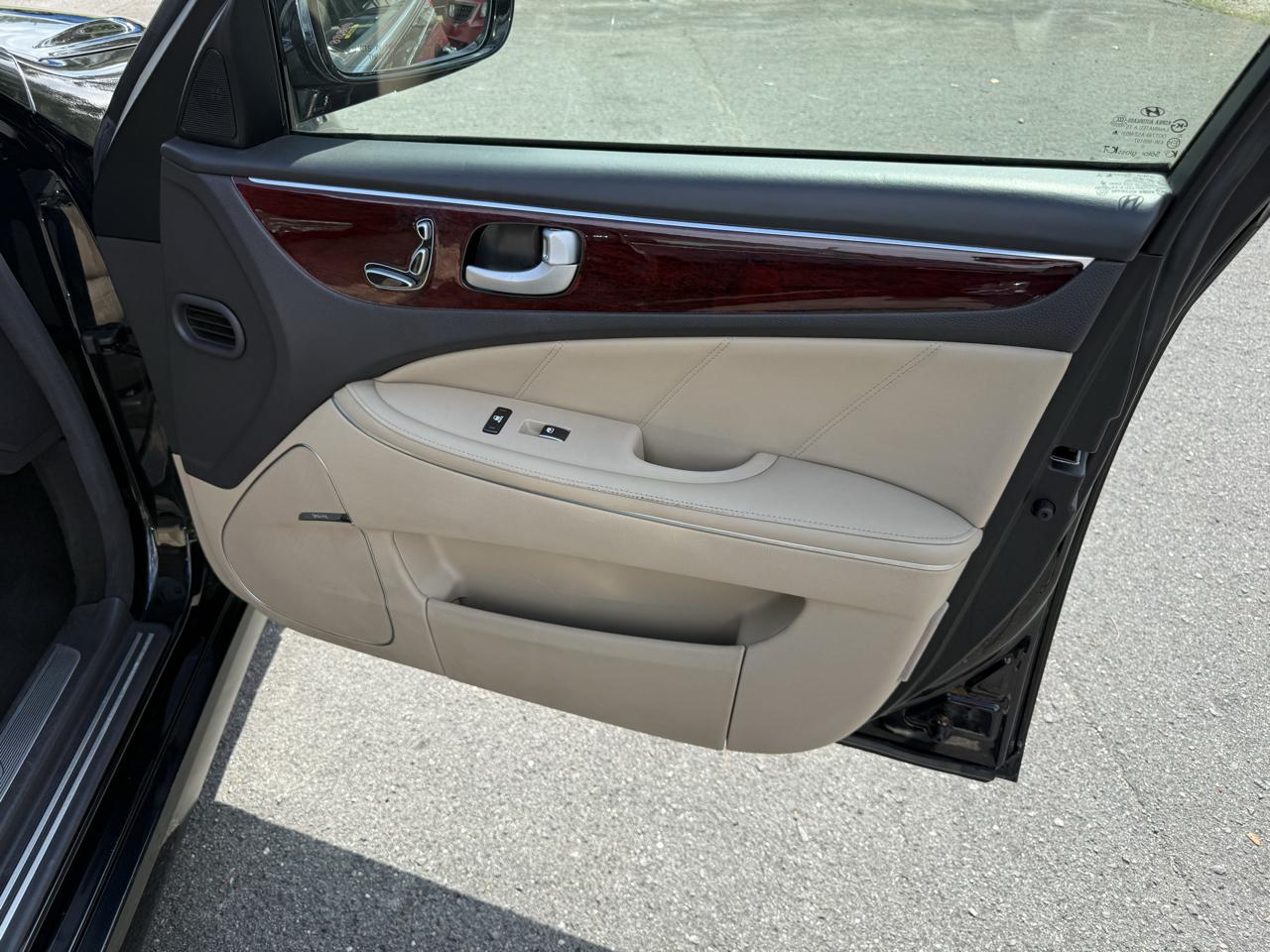 Hyundai Equus Signature 2012