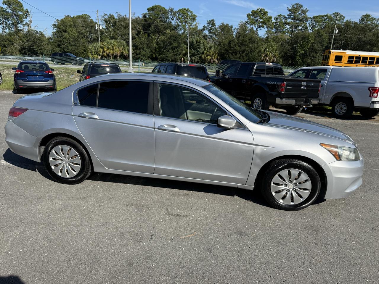 Honda Accord LX sedan AT 2011