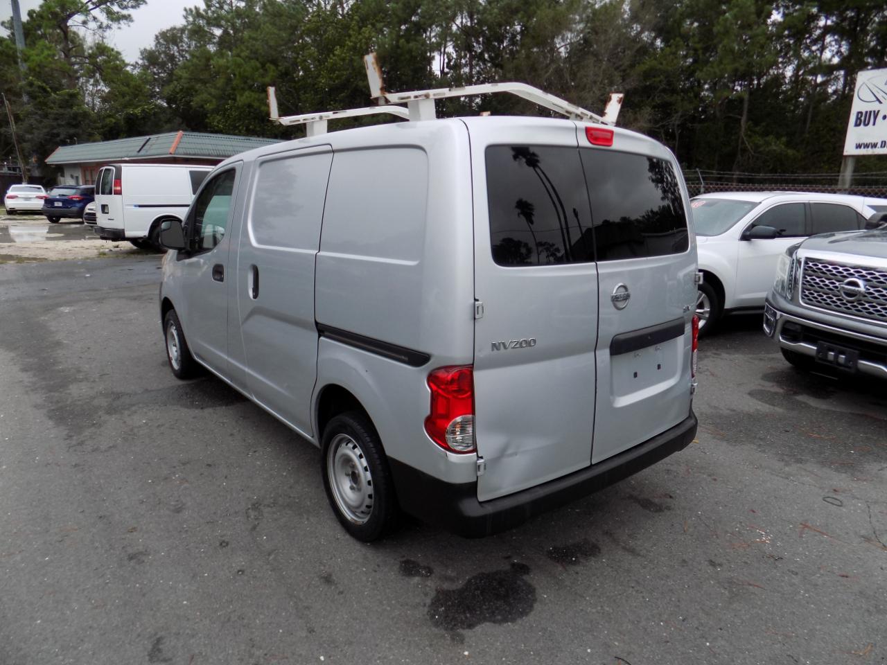 Nissan NV200 SV 2015