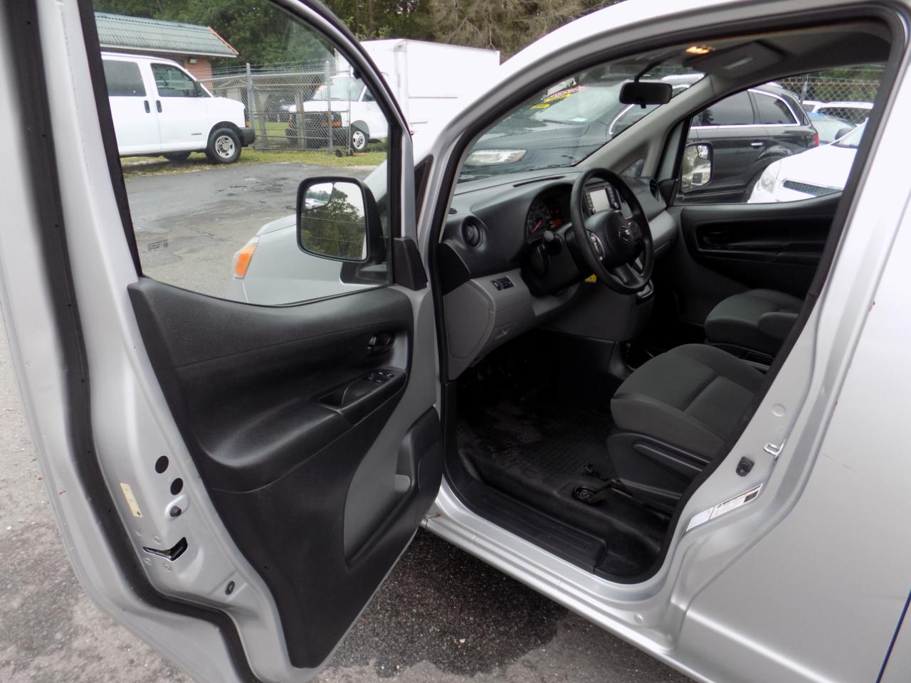 Nissan NV200 SV 2015