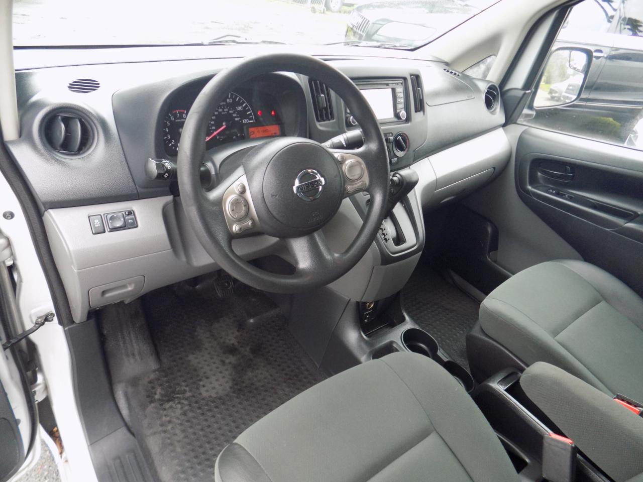 Nissan NV200 SV 2015