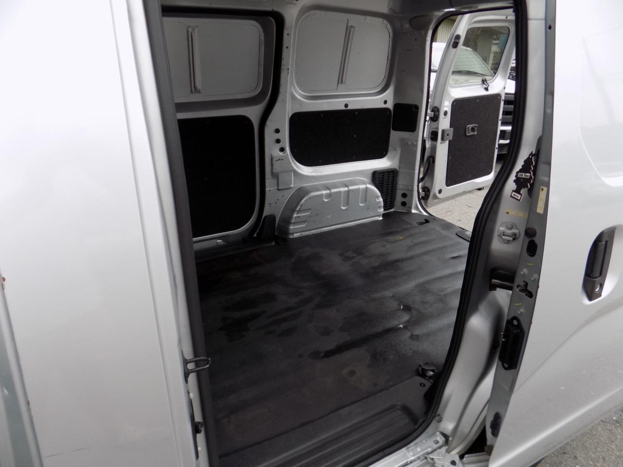 Nissan NV200 SV 2015