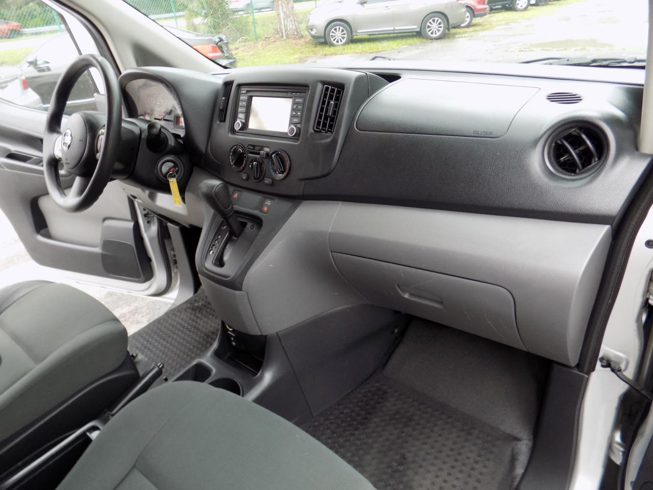 Nissan NV200 SV 2015
