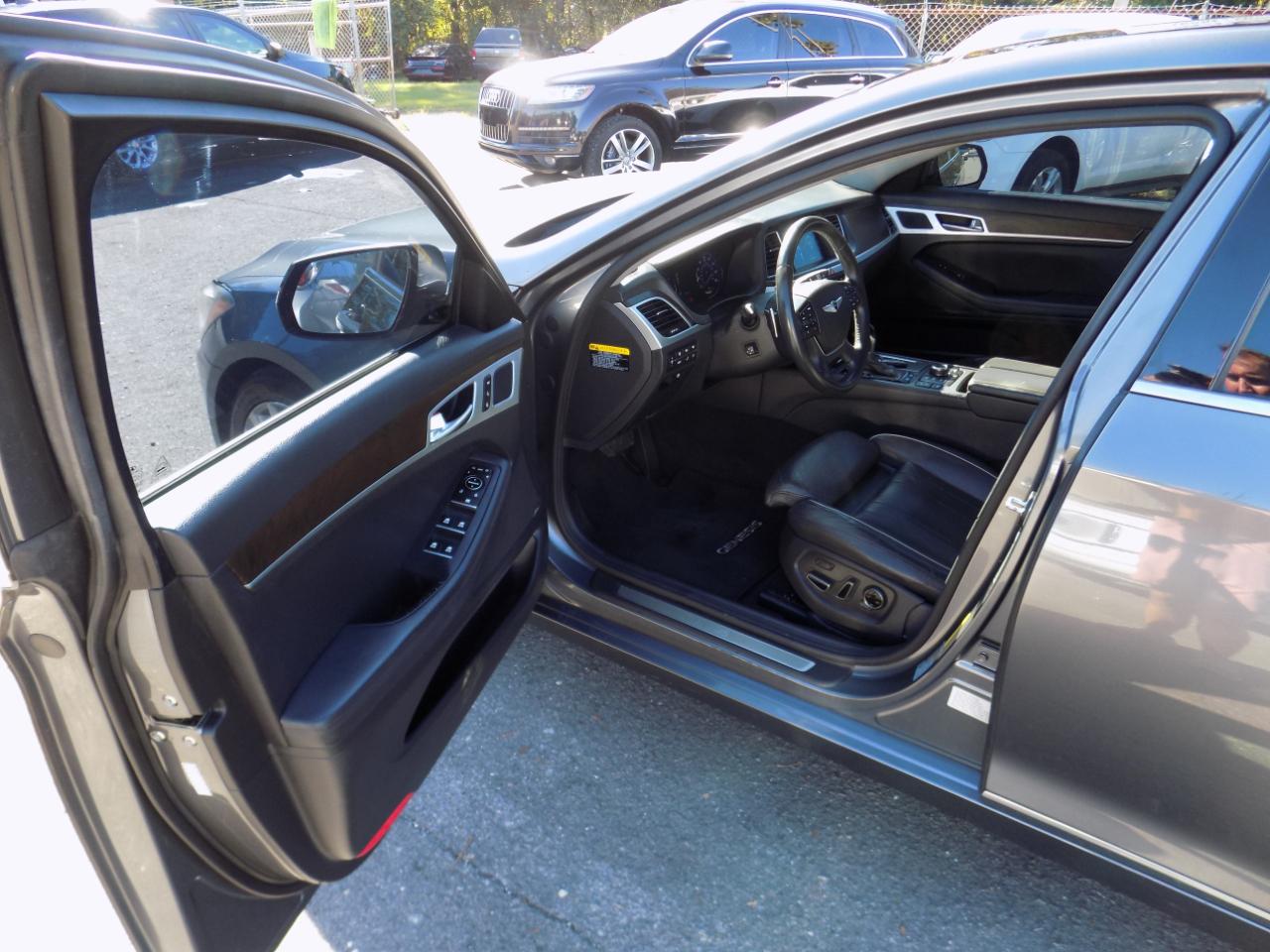 Hyundai Genesis 3.8L 2016
