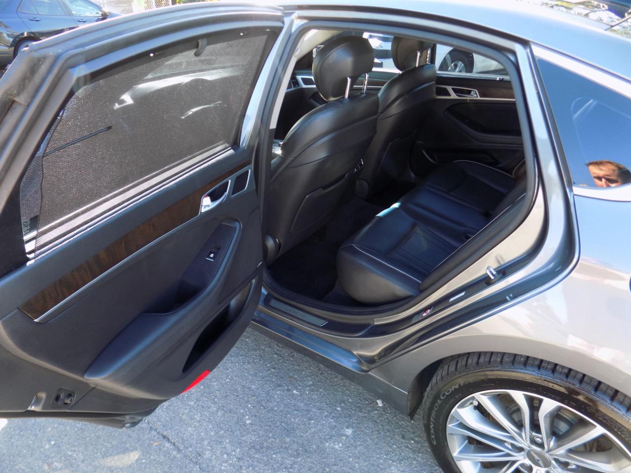 Hyundai Genesis 3.8L 2016