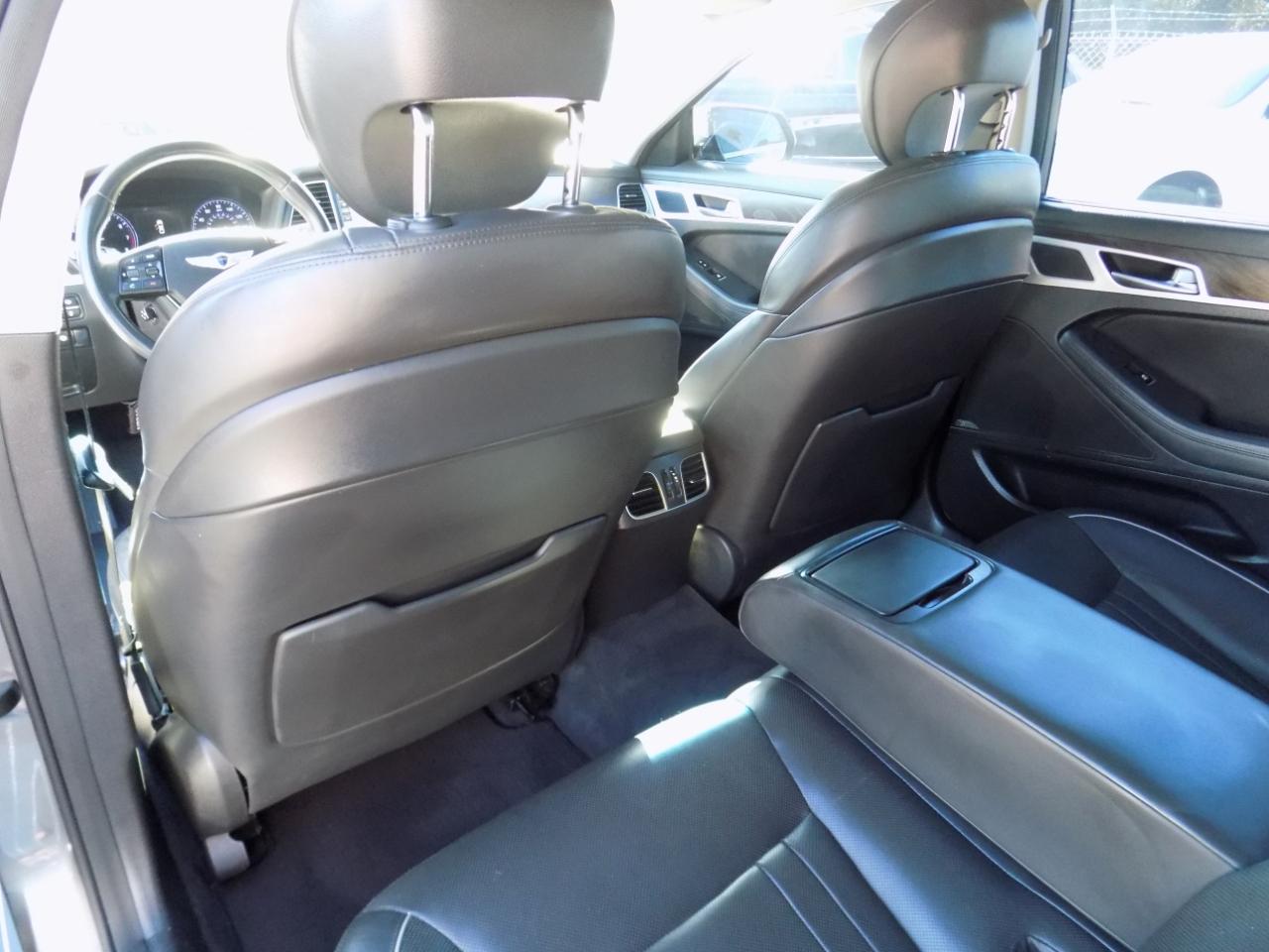 Hyundai Genesis 3.8L 2016