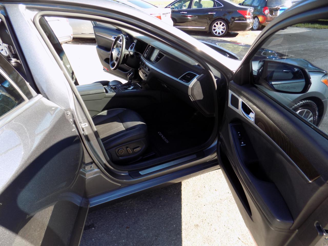 Hyundai Genesis 3.8L 2016