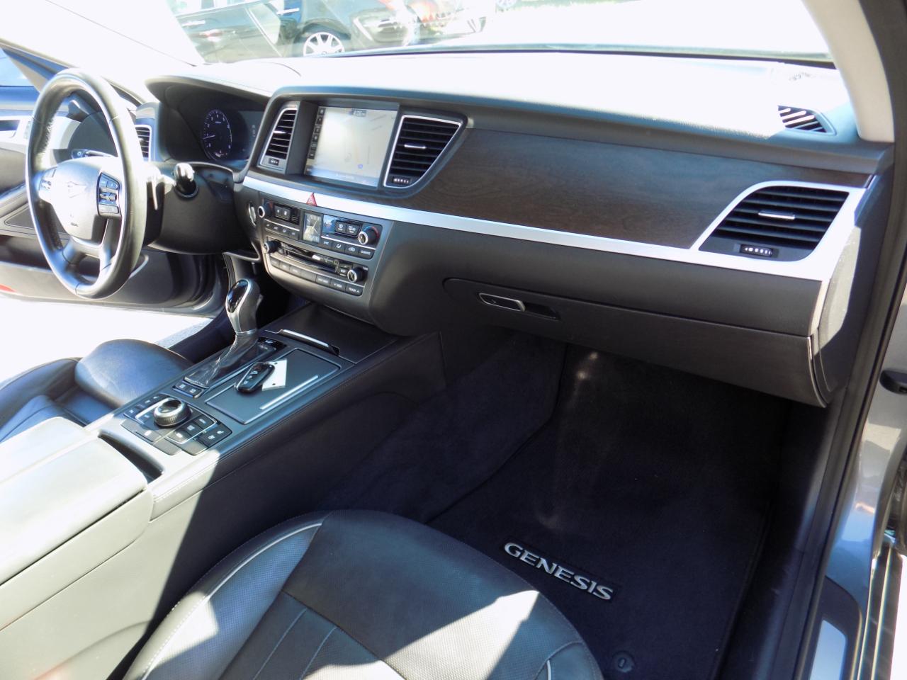 Hyundai Genesis 3.8L 2016