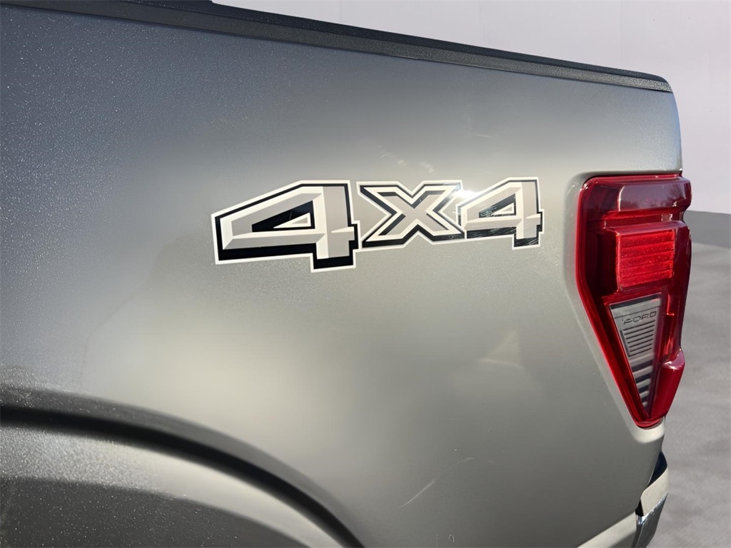 Ford F-150 XLT SuperCrew 4WD 2024