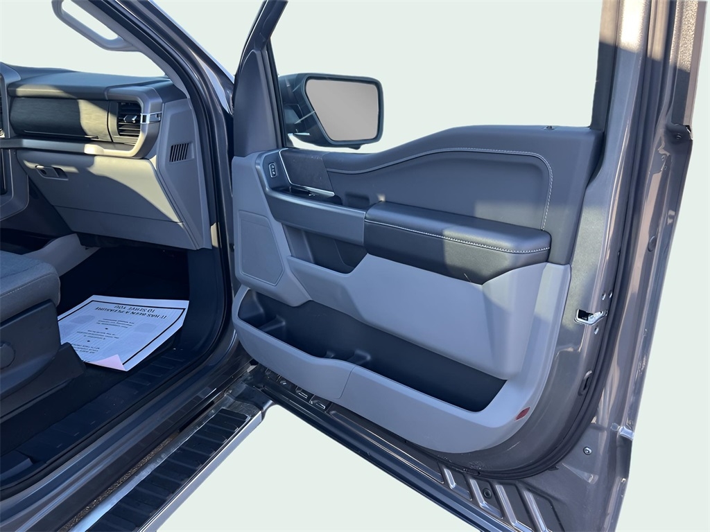 Ford F-150 XLT SuperCrew 4WD 2024