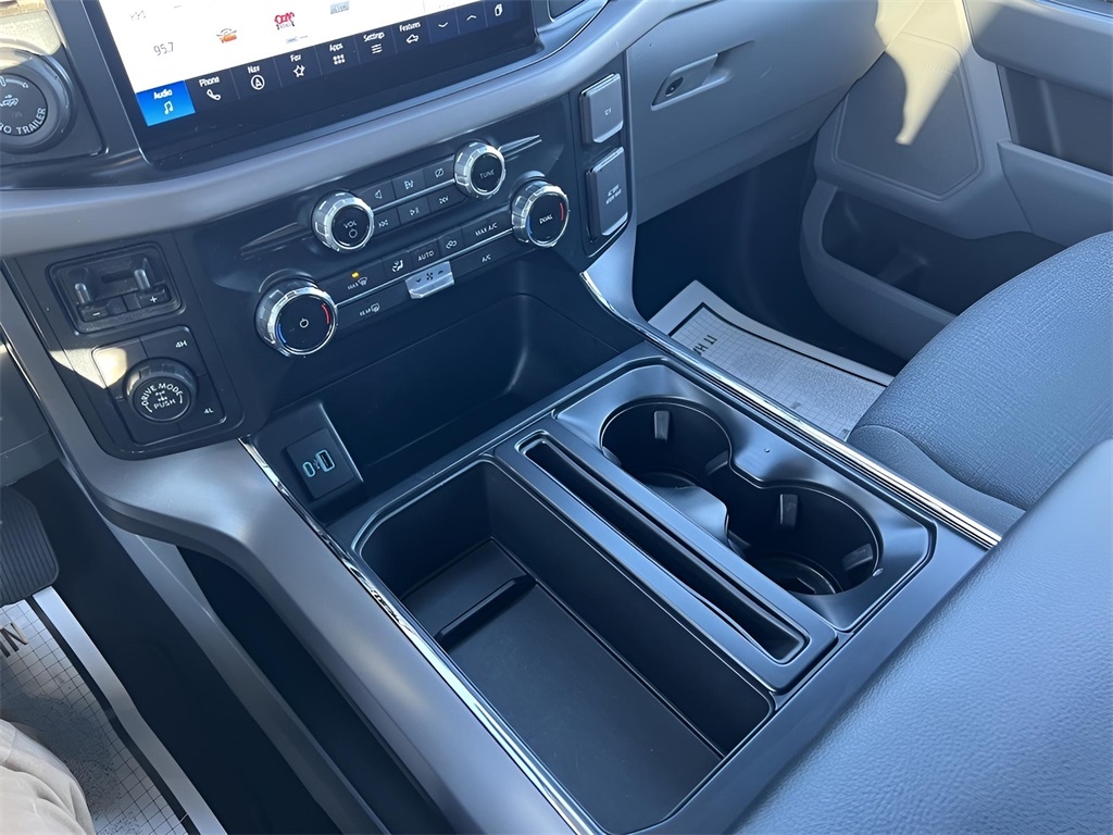 Ford F-150 XLT SuperCrew 4WD 2024