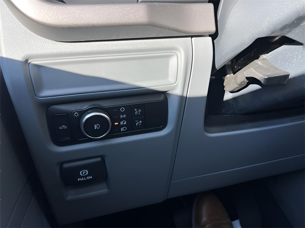 Ford F-150 XLT SuperCrew 4WD 2024