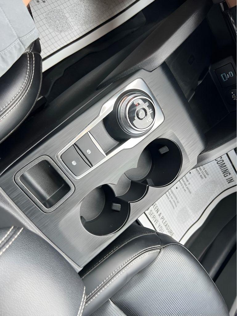 Ford Escape Platinum AWD 2023