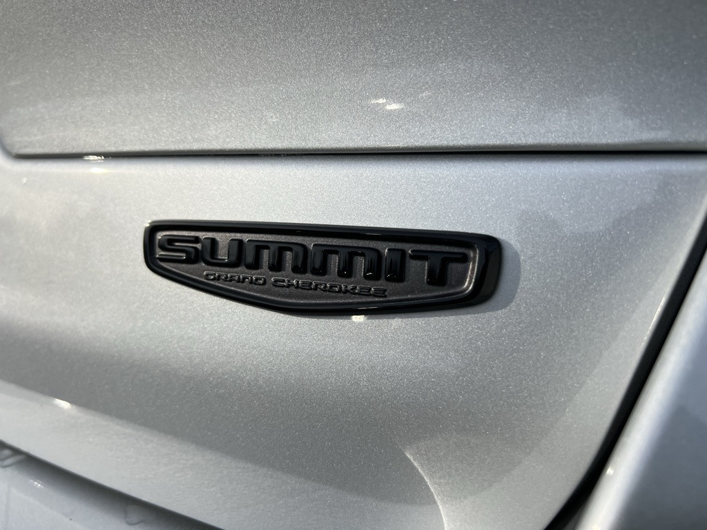 Jeep Grand Cherokee L Summit 4WD 2025