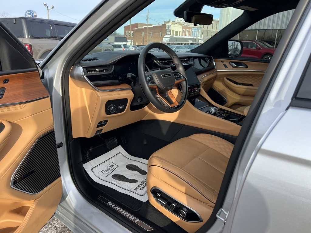 Jeep Grand Cherokee L Summit 4WD 2025