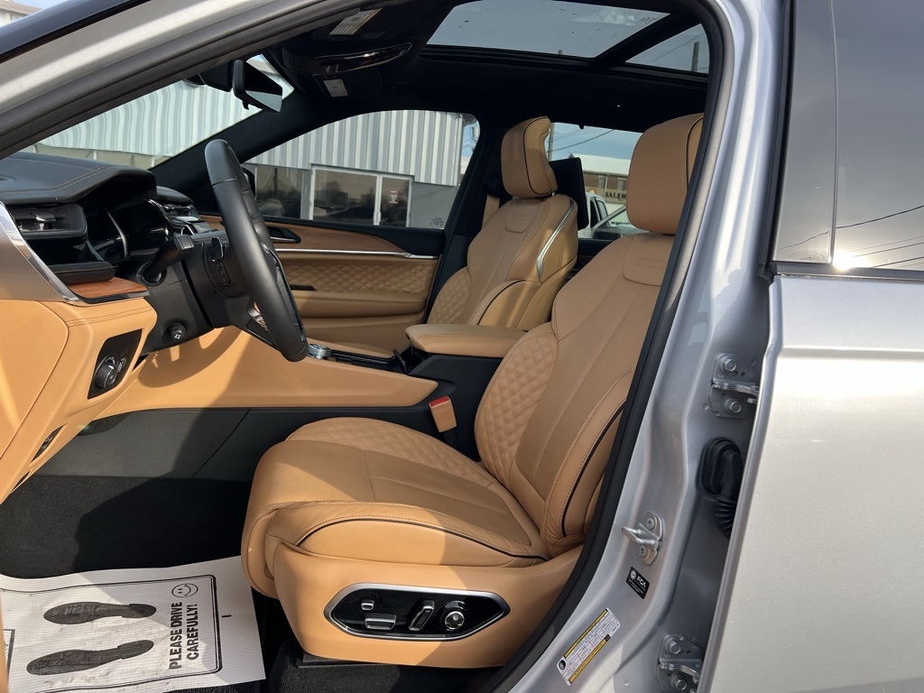 Jeep Grand Cherokee L Summit 4WD 2025