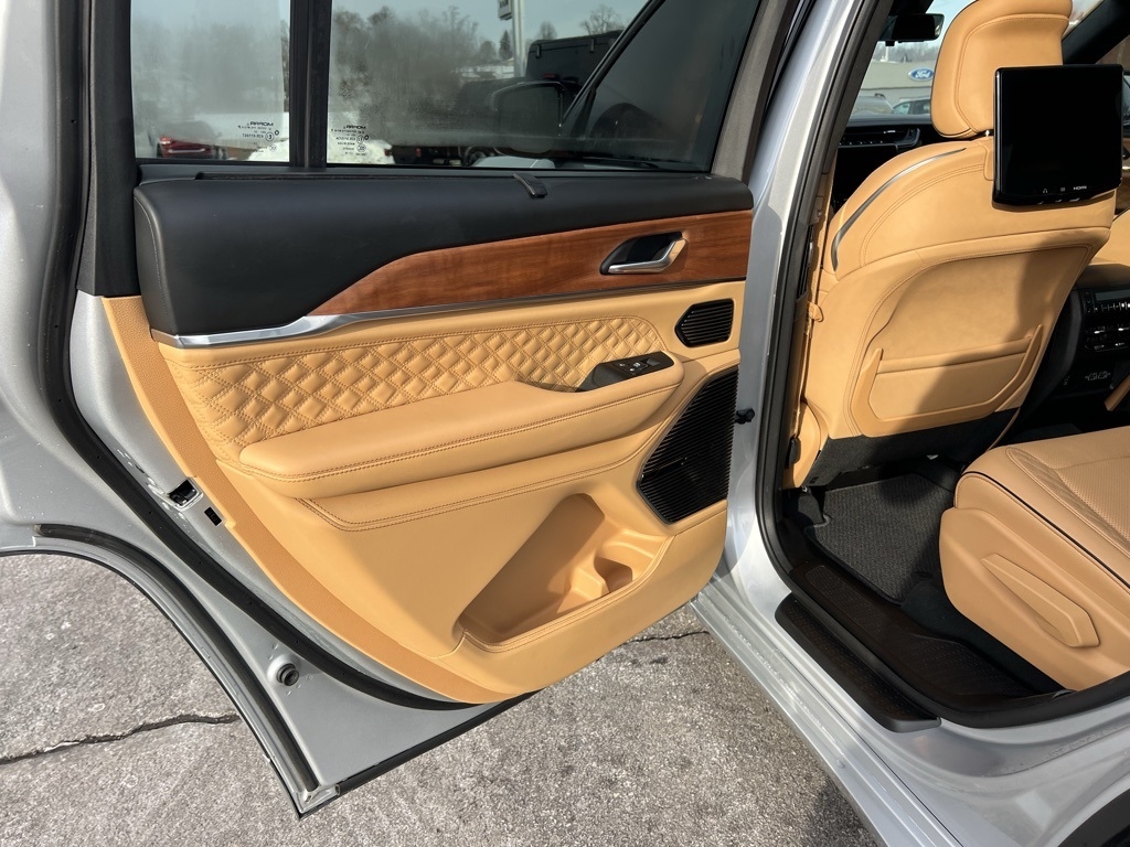 Jeep Grand Cherokee L Summit 4WD 2025