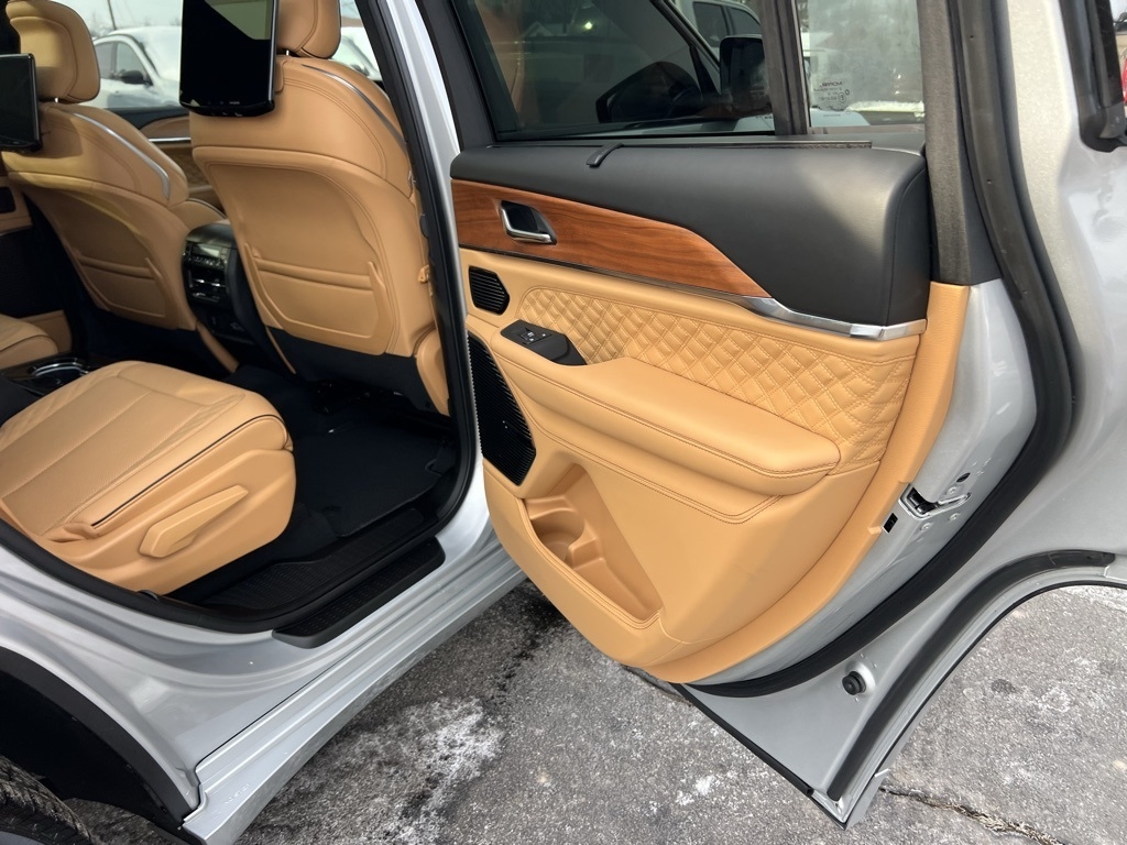 Jeep Grand Cherokee L Summit 4WD 2025