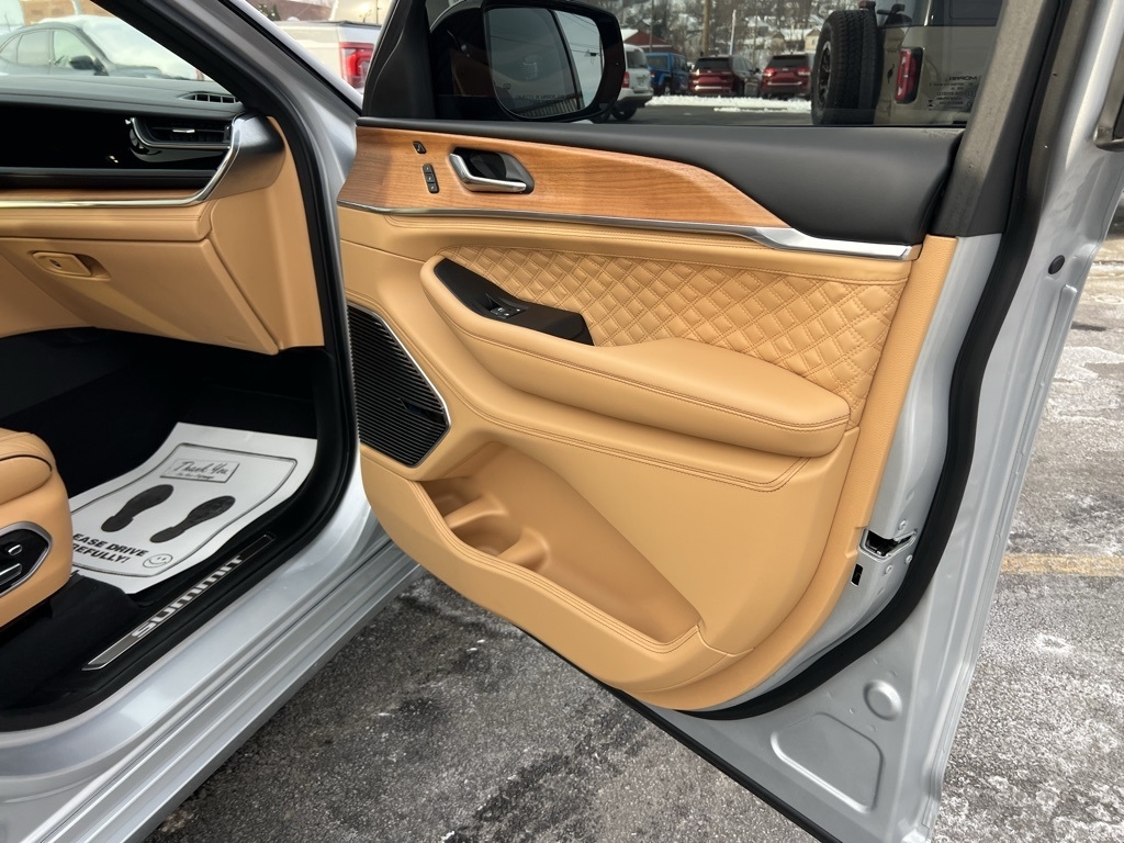 Jeep Grand Cherokee L Summit 4WD 2025