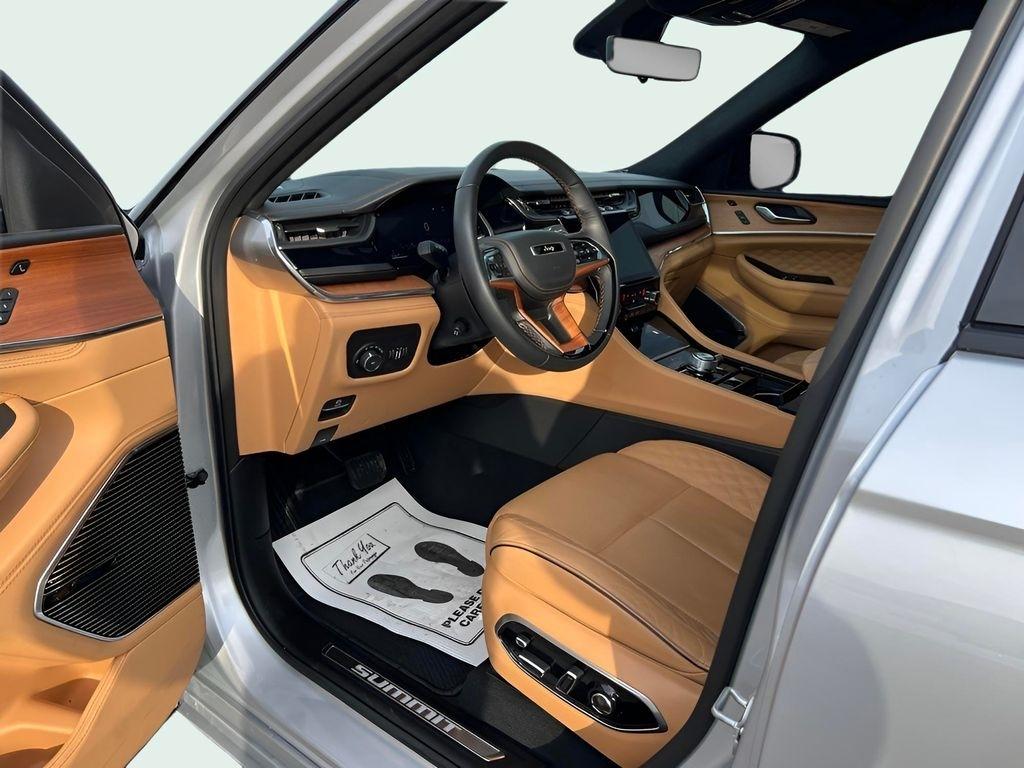 Jeep Grand Cherokee L Summit 4WD 2025