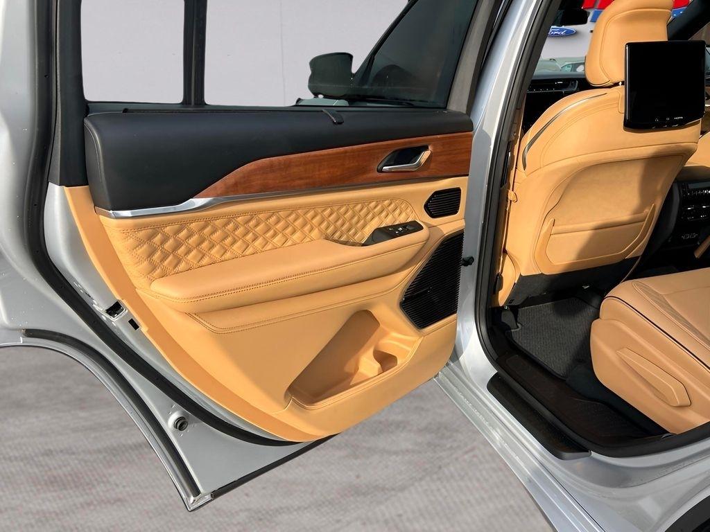 Jeep Grand Cherokee L Summit 4WD 2025