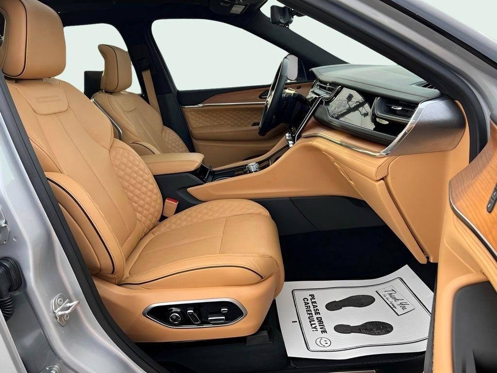 Jeep Grand Cherokee L Summit 4WD 2025