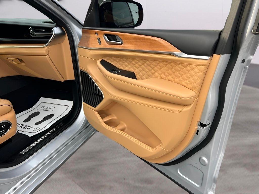 Jeep Grand Cherokee L Summit 4WD 2025