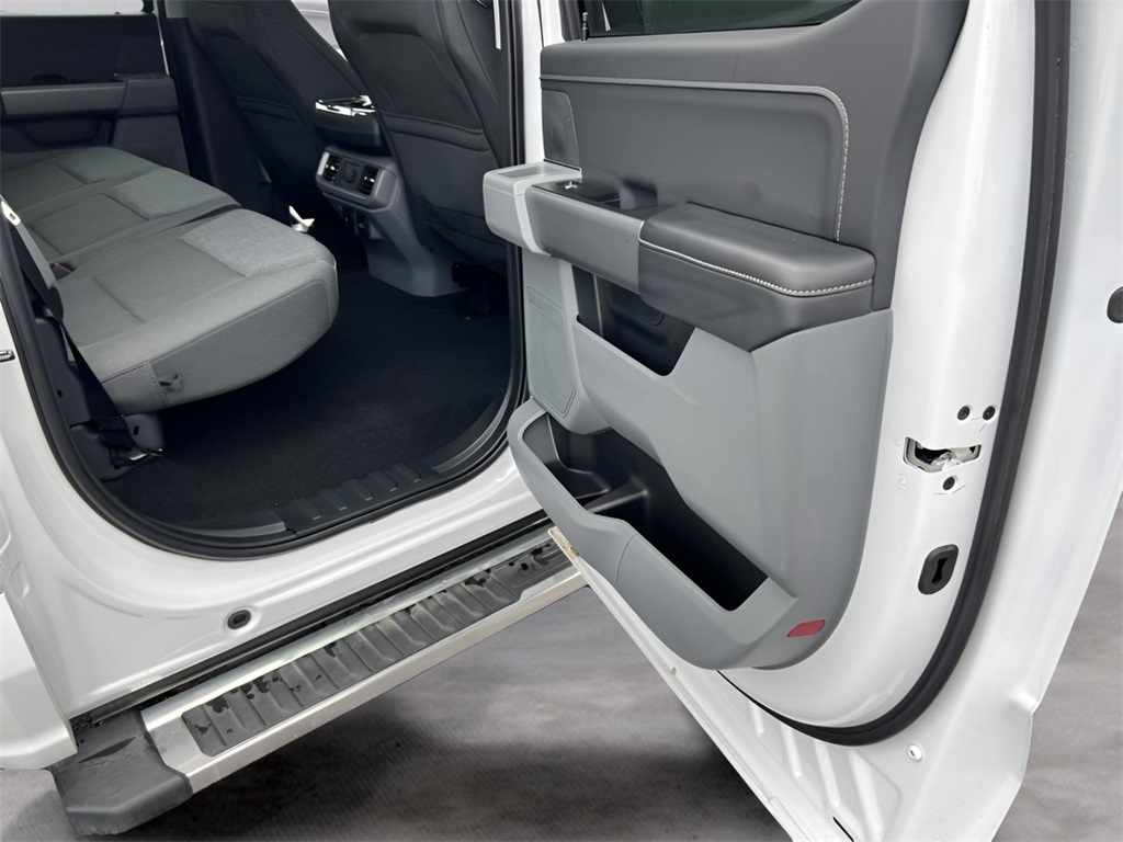 Ford F-150 XLT SuperCrew 4WD 2024