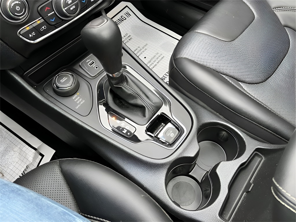 Jeep Cherokee Latitude Lux 4WD 2023