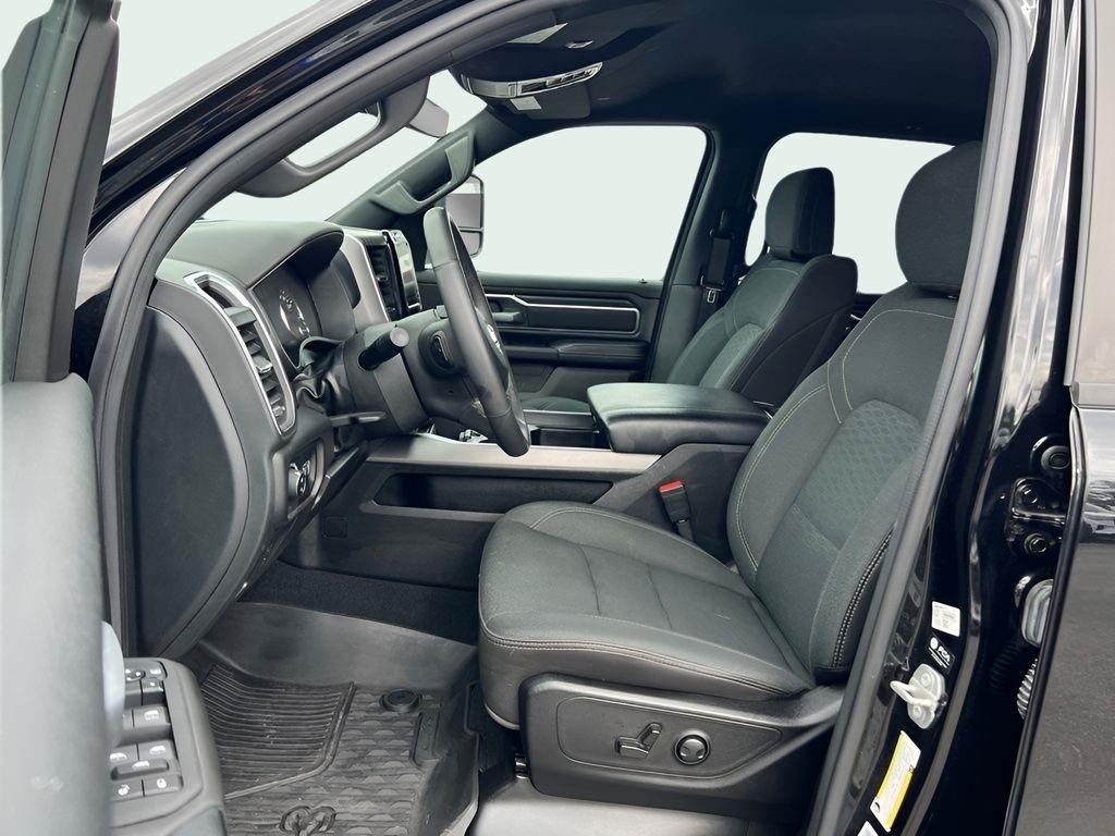 RAM 1500 Big Horn Crew Cab SWB 4WD 2025