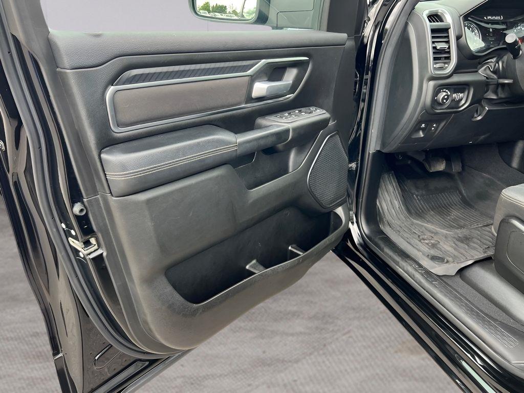 RAM 1500 Big Horn Crew Cab SWB 4WD 2025