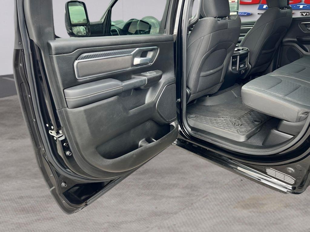 RAM 1500 Big Horn Crew Cab SWB 4WD 2025