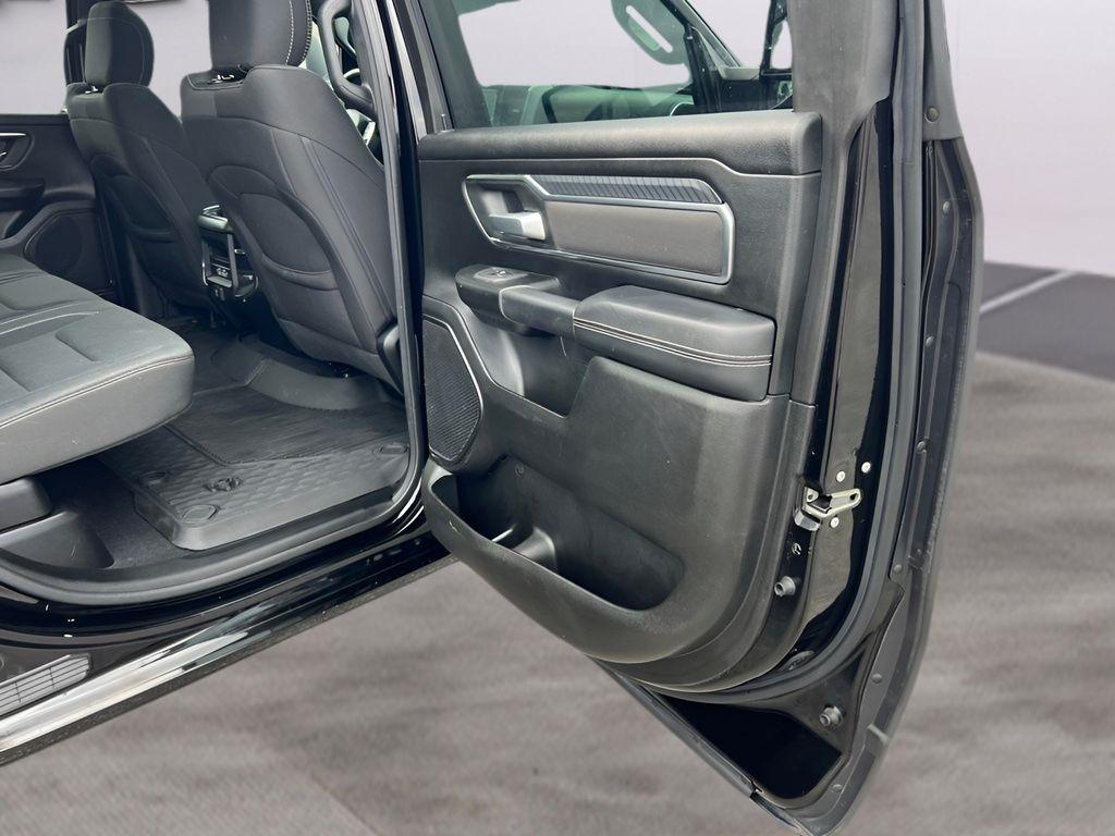 RAM 1500 Big Horn Crew Cab SWB 4WD 2025