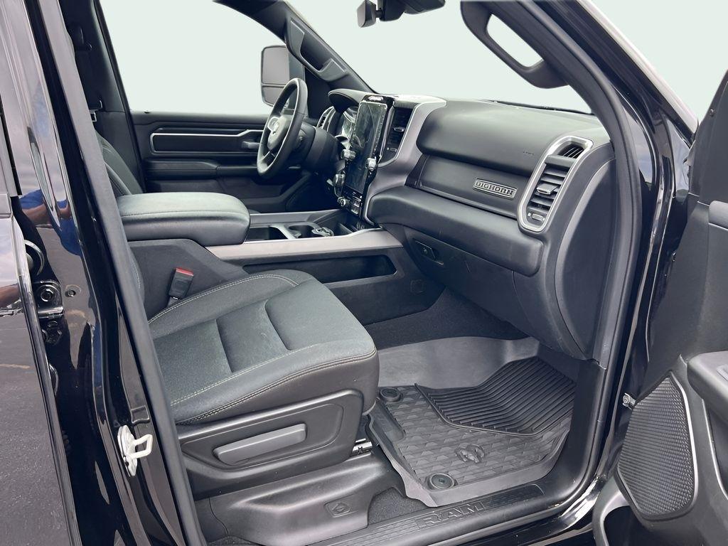 RAM 1500 Big Horn Crew Cab SWB 4WD 2025