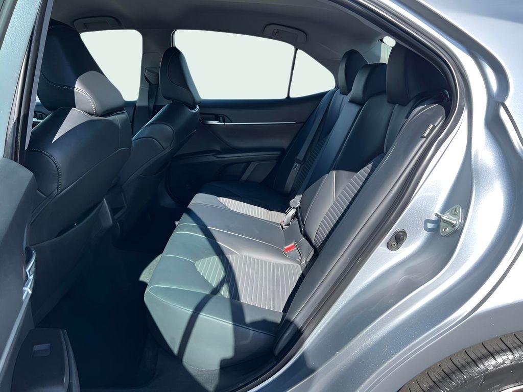 Toyota Camry SE 2023