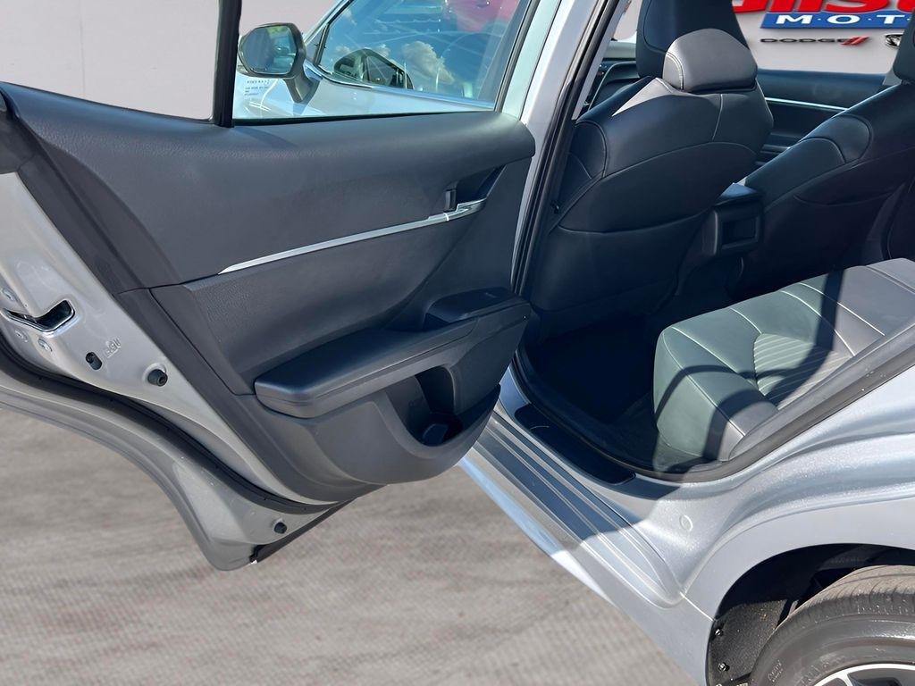 Toyota Camry SE 2023