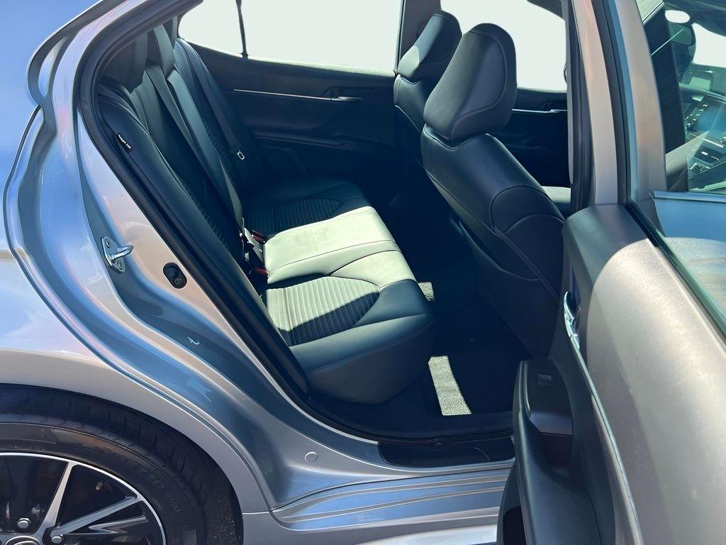 Toyota Camry SE 2023