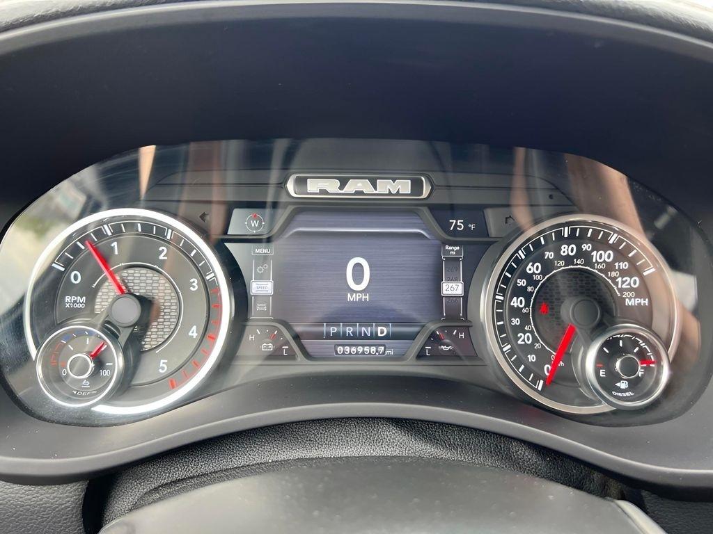 RAM 3500 Laramie Crew Cab LWB 4WD DRW 2024