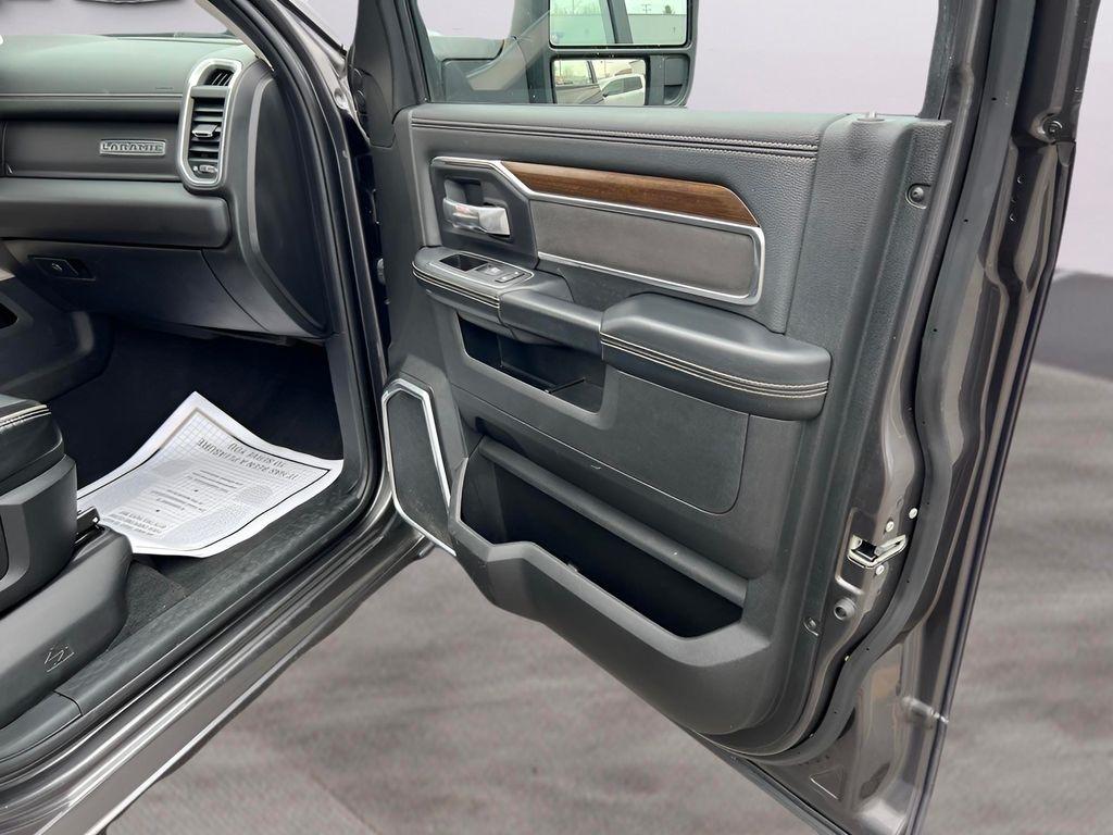 RAM 3500 Laramie Crew Cab LWB 4WD DRW 2024