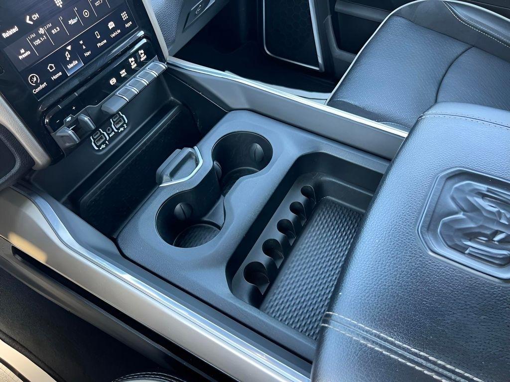 RAM 3500 Laramie Crew Cab LWB 4WD DRW 2024