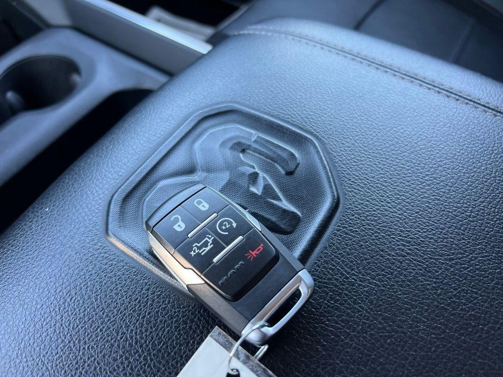 RAM 3500 Laramie Crew Cab LWB 4WD DRW 2024