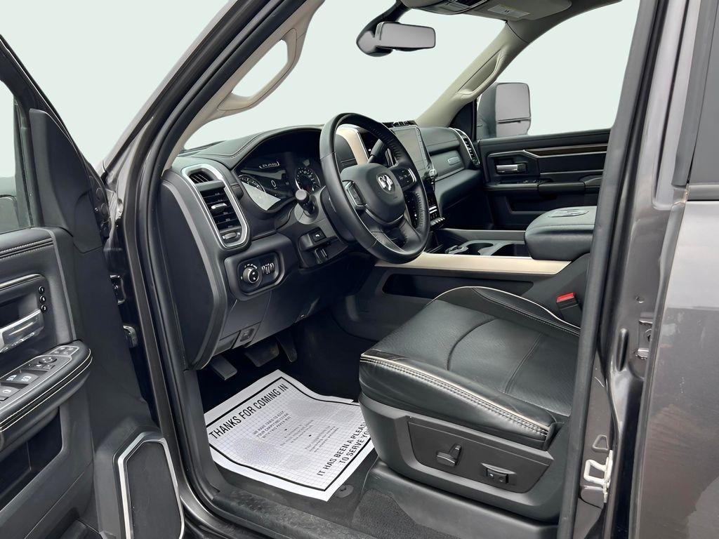 RAM 3500 Laramie Crew Cab LWB 4WD DRW 2024