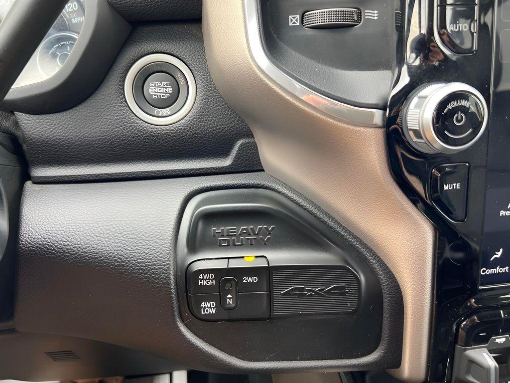 RAM 3500 Laramie Crew Cab LWB 4WD DRW 2024