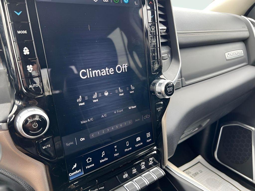 RAM 3500 Laramie Crew Cab LWB 4WD DRW 2024