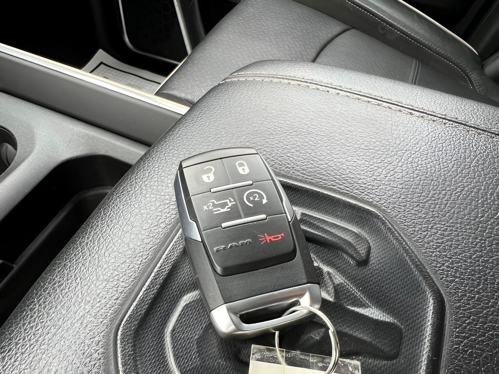 RAM 3500 Laramie Crew Cab LWB 4WD DRW 2024