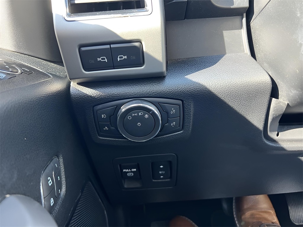 Ford F-150 XLT SuperCrew 6.5-ft. Bed 4WD 2020 Ford F-150 XLT SuperCrew 6.5-ft. Bed 4WD 2020