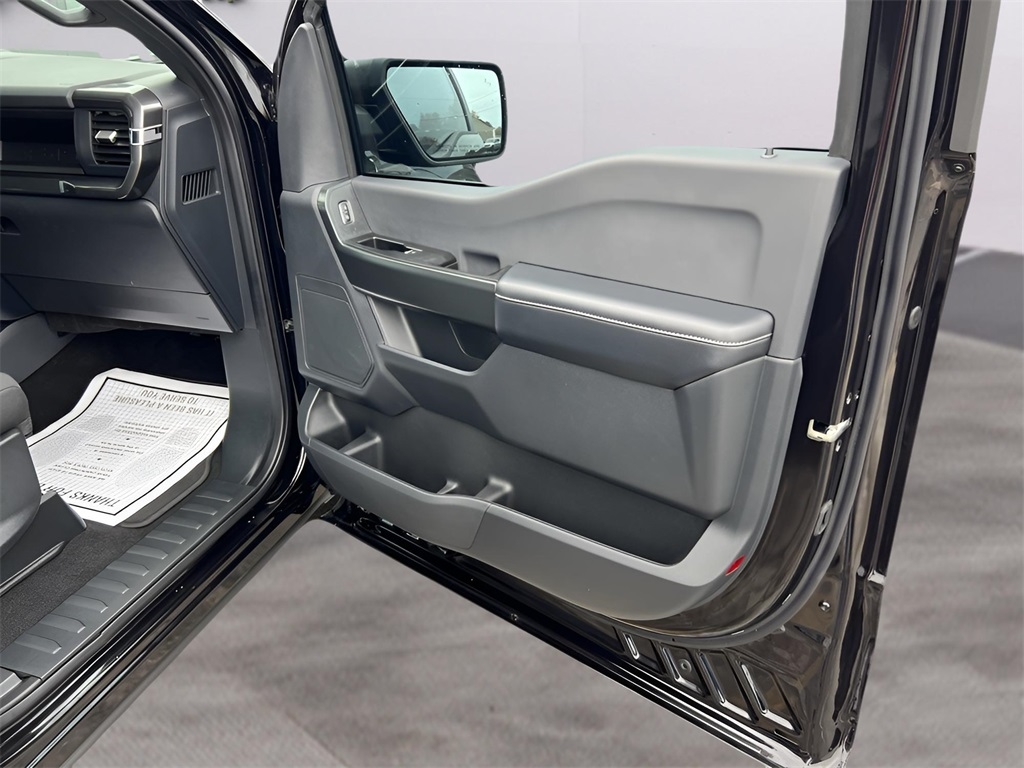 Ford F-150 STX SuperCrew 4WD 2024 Ford F-150 STX SuperCrew 4WD 2024