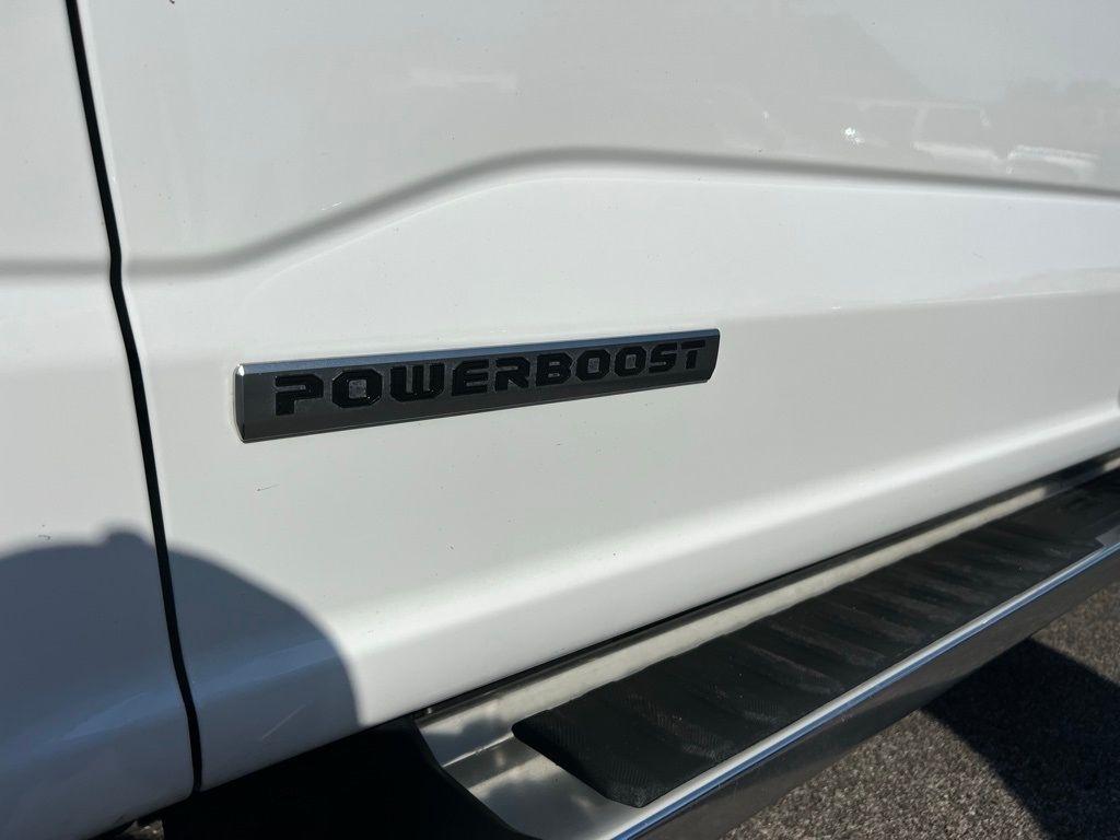 Ford F-150 XLT SuperCrew 4WD 2025