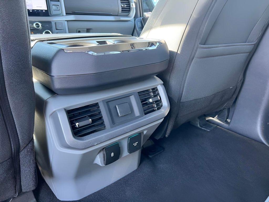 Ford F-150 XLT SuperCrew 4WD 2025